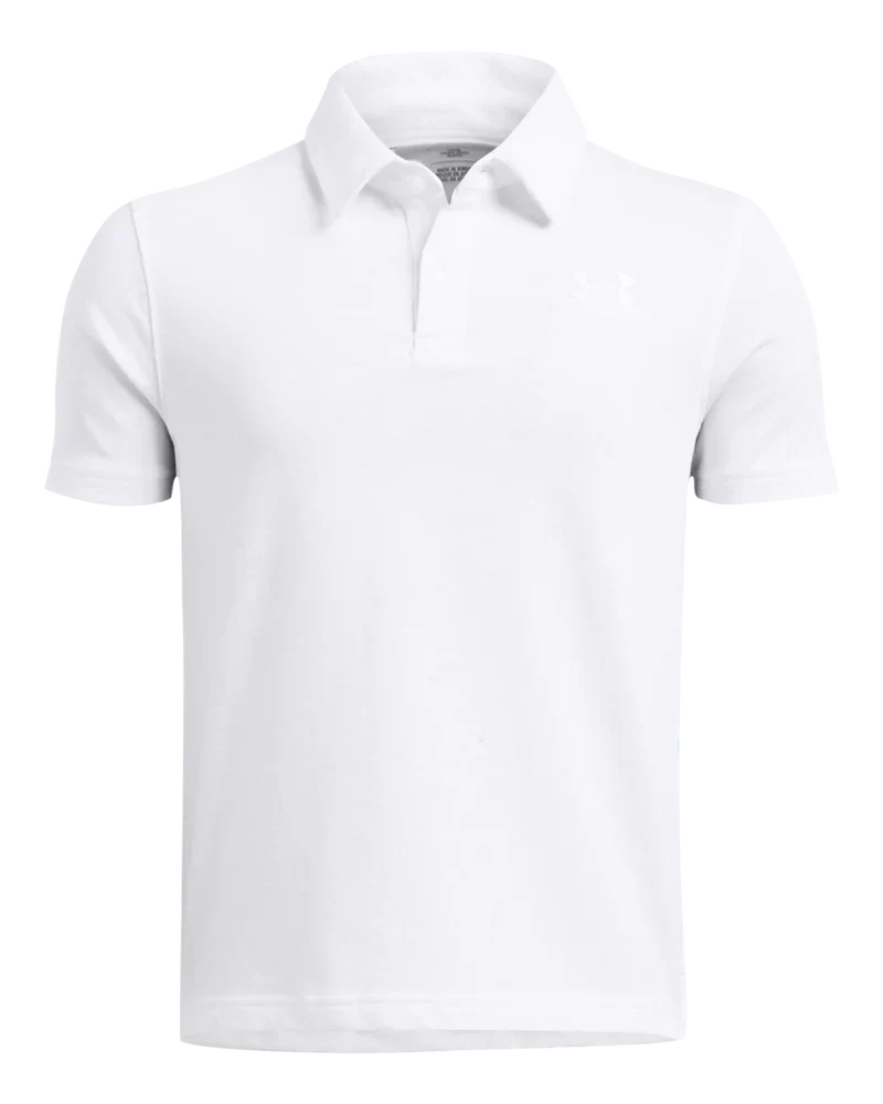 White polo shirt with collar and short sleeves, made of cotton.